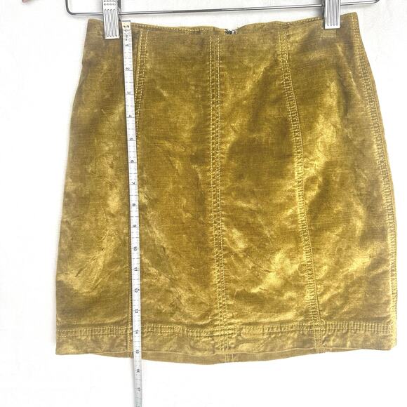 Free People Skirt Women's Size 0 Olive Green Velvet Mini Boho Y2K Indie Festival - Picture 3 of 7